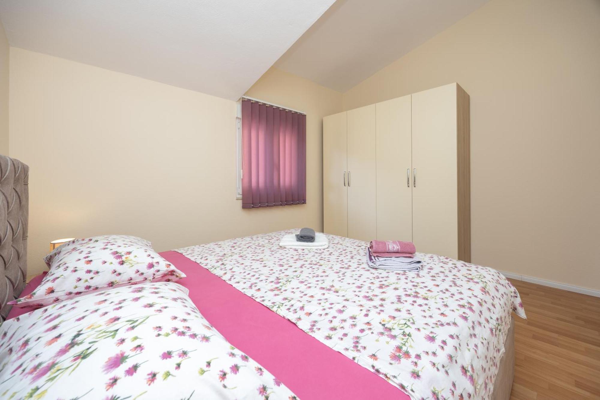 Apartman Markulin Trogir Bagian luar foto