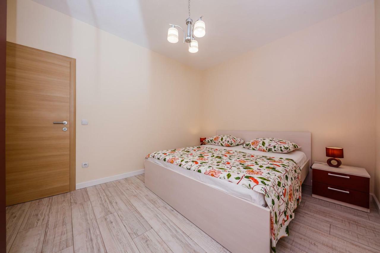 Apartman Markulin Trogir Bagian luar foto
